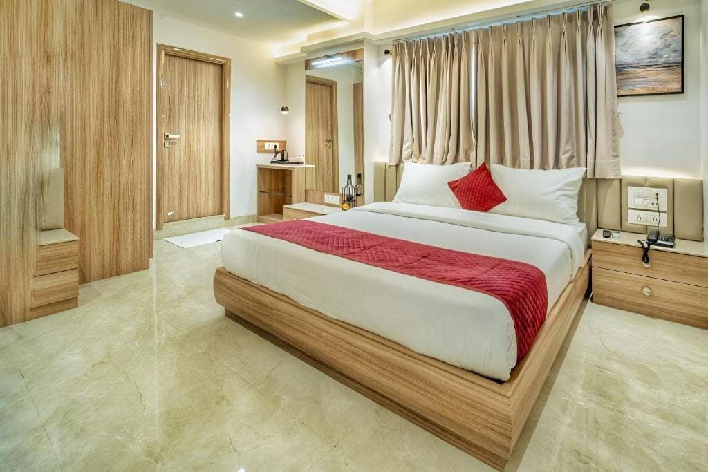 The Grand Murli Hotel, City Light Road, Surat - 4-star hotel in Surat, Surat - photo 1