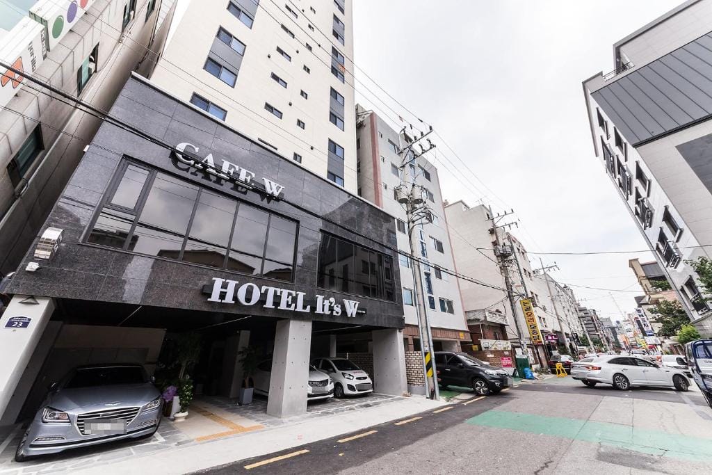 It's W - null-star hotel in Suwon, Suwon - photo 1