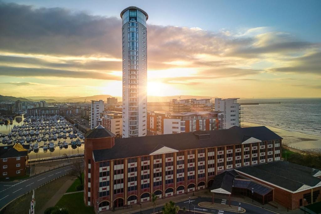Delta Hotels by Marriott Swansea - 4-star hotel in Swansea, Swansea - photo 1