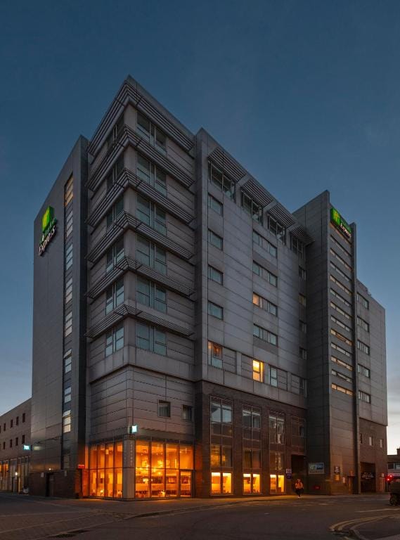 Holiday Inn Express Swindon City Centre by IHG - 3-star hotel in Swindon, Swindon - photo 1