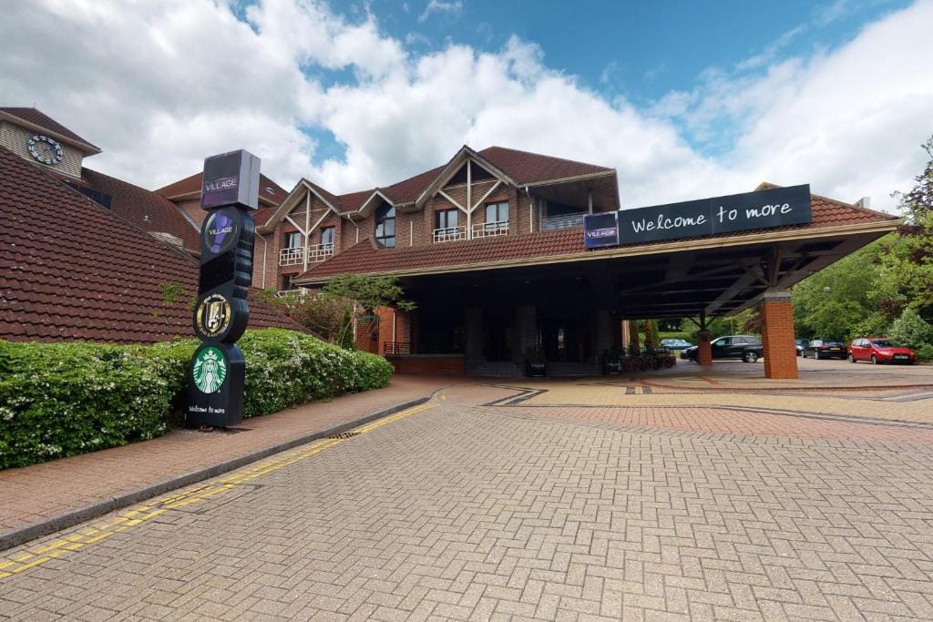 Village Hotel Swindon - 3-star hotel in Swindon, Swindon - photo 1