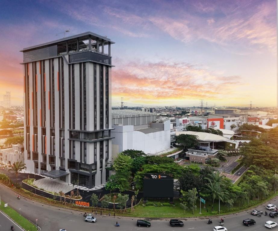 Harris Hotel & Convention Serpong - 4-star hotel in Tangerang, Tangerang - photo 1