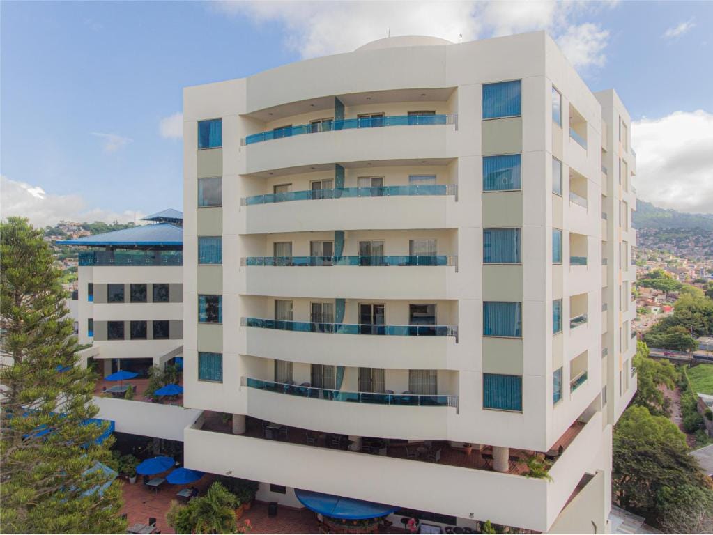 Hotel Plaza Juan Carlos - Hotel de 4 estrellas en Tegucigalpa, Tegucigalpa - photo 1