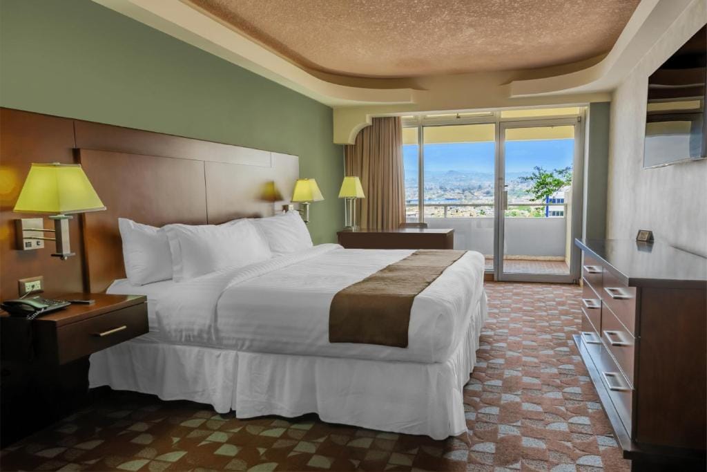 Hotel Plaza San Martin - Hotel de 4 estrellas en Tegucigalpa, Tegucigalpa - photo 1