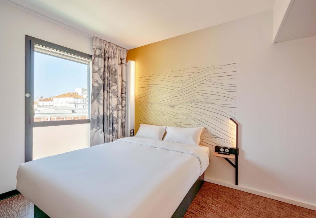 B&B HOTEL Toulon Centre Gare - 3-star hotel in Toulon, Toulon - photo 1