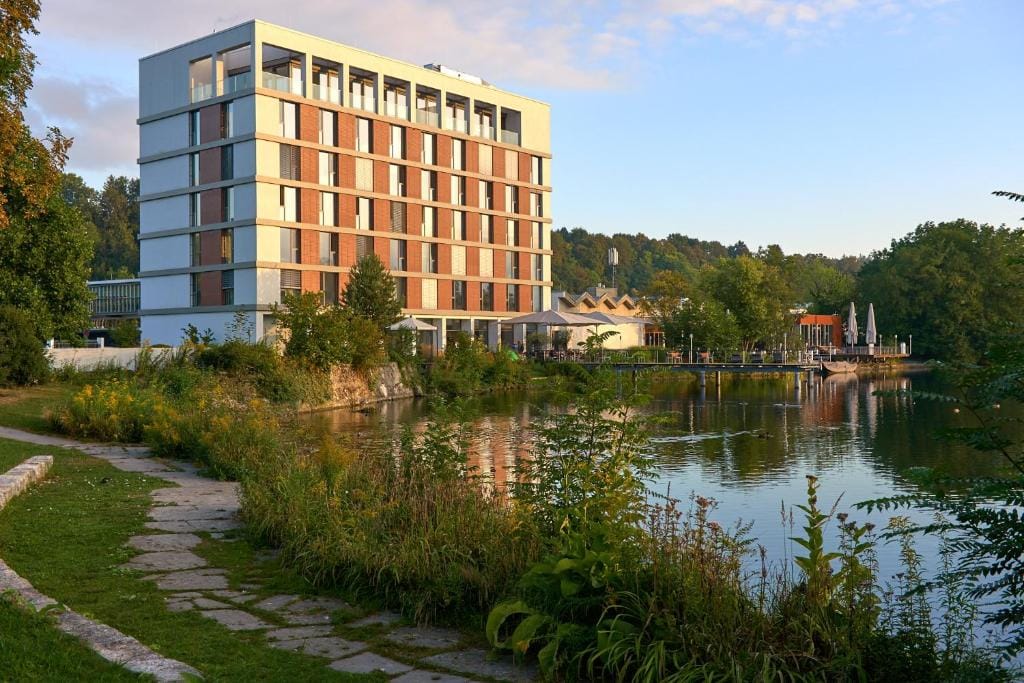 LAGO hotel & restaurant am see - 4-star hotel in Ulm, Ulm - photo 1