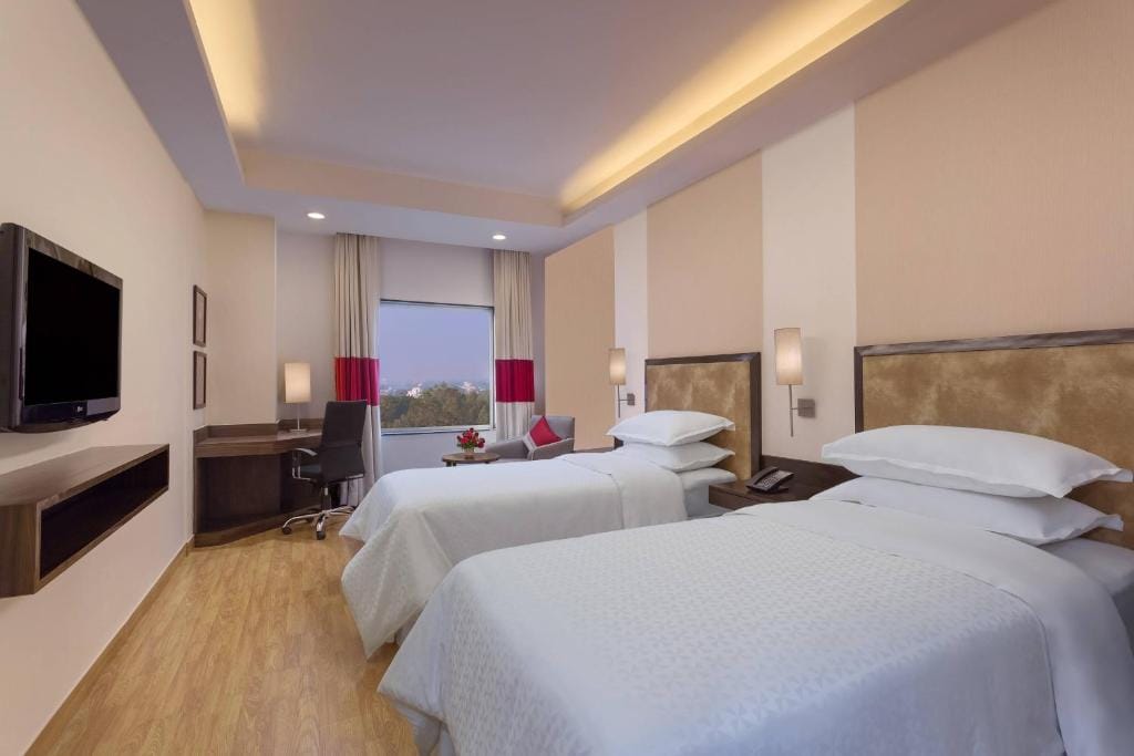 Four Points by Sheraton Vadodara - 4-star hotel in Vadodara, Vadodara - photo 1