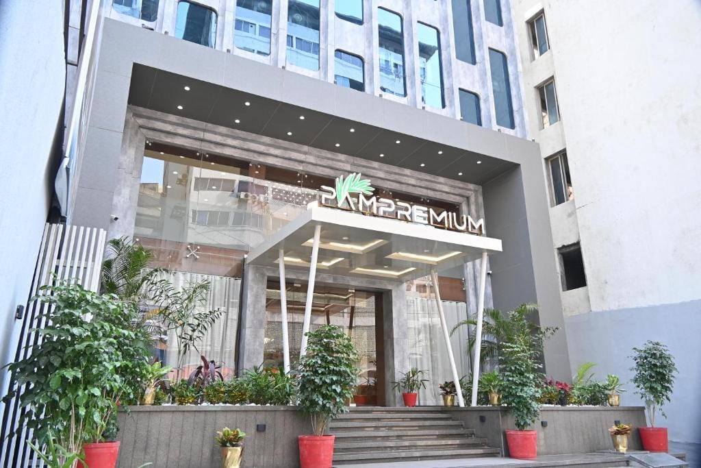 Pam Premium Hotel Vadodara - 3-star hotel in Vadodara, Vadodara - photo 1