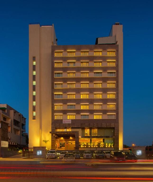 Royal Orchid Central Vadodara - 4-star hotel in Vadodara, Vadodara - photo 1