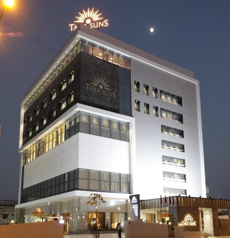 Tara Suns - 4-star hotel in Vadodara, Vadodara - photo 1