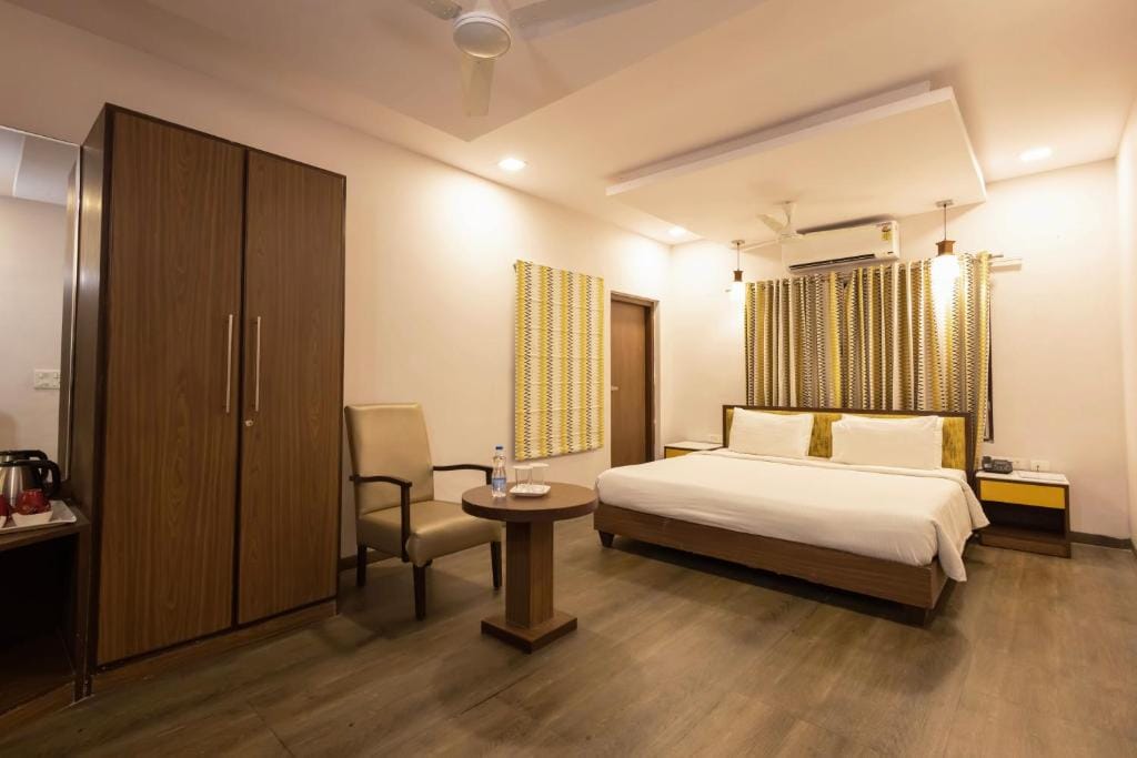 Classic Boutique Hotel & Luxury Service Apartments - 3-star hotel in Visakhapatnam, Visakhapatnam - photo 1