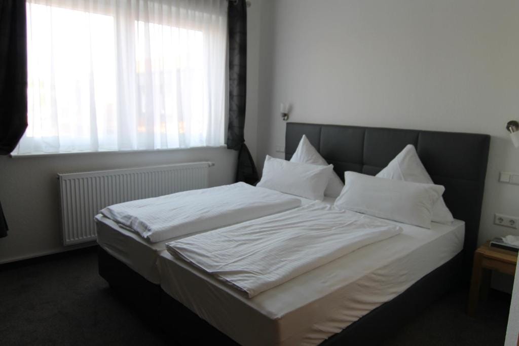 Hotel & Restaurant Blume - null-star hotel in Wolfsburg, Wolfsburg - photo 1