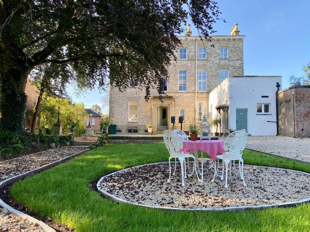 Railway House York, City Centre York - Free Parking - Hotel de null estrelas em York, York - photo 1